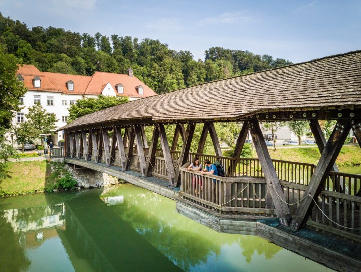 Sebastiani Steg mit Blick auf die Loisach, © Unbekannt Sebastiani Steg mit Blick auf die Loisach, © Unbekannt
