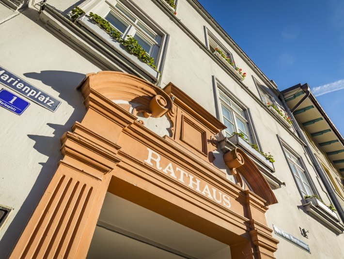 Der Eingangstorbogen des Rathauses von Wolfratshausen, © Stadt Wolfratshausen, Adrian Greiter Der Eingangstorbogen des Rathauses von Wolfratshausen, © Stadt Wolfratshausen, Adrian Greiter