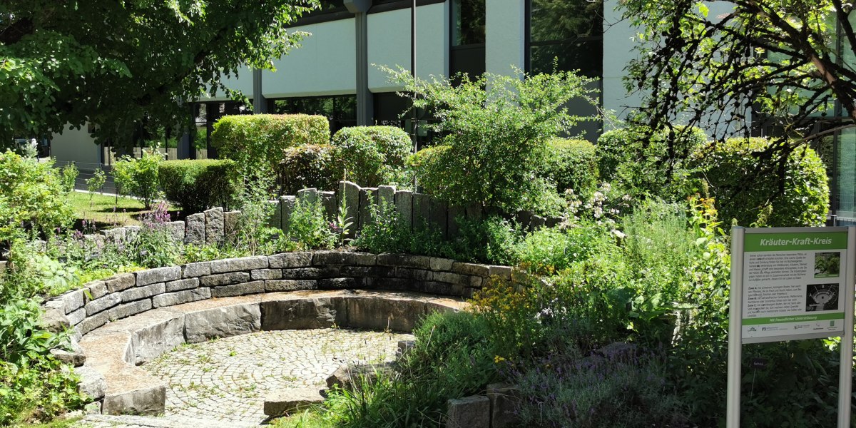 Kräuter-Kraft-Kreis Wolfratshausen, © Archiv Tölzer Land Tourismus|Kirschenhofer Kräuter-Kraft-Kreis Wolfratshausen, © Archiv Tölzer Land Tourismus|Kirschenhofer