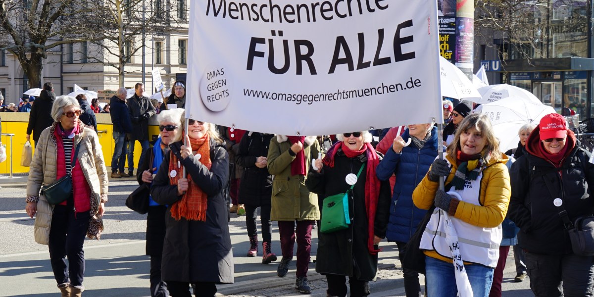 Bild 1, © Omas gegen Rechts München Bild 1, © Omas gegen Rechts München