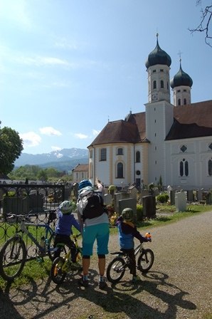 Abstecher zum Kloster Benediktbeuren, © Stadt Wolfratshausen Abstecher zum Kloster Benediktbeuren, © Stadt Wolfratshausen
