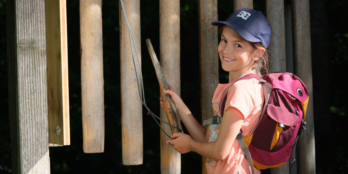 Die Klanghölzer am Bergwald Erlebnispfad erfreuen sich großer Beliebtheit bei den Kindern, © Stadt Wolfratshausen Die Klanghölzer am Bergwald Erlebnispfad erfreuen sich großer Beliebtheit bei den Kindern, © Stadt Wolfratshausen