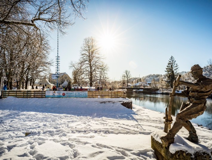 Alte Flo&szlig;l&auml;nde im Winter, &copy; Unbekannt