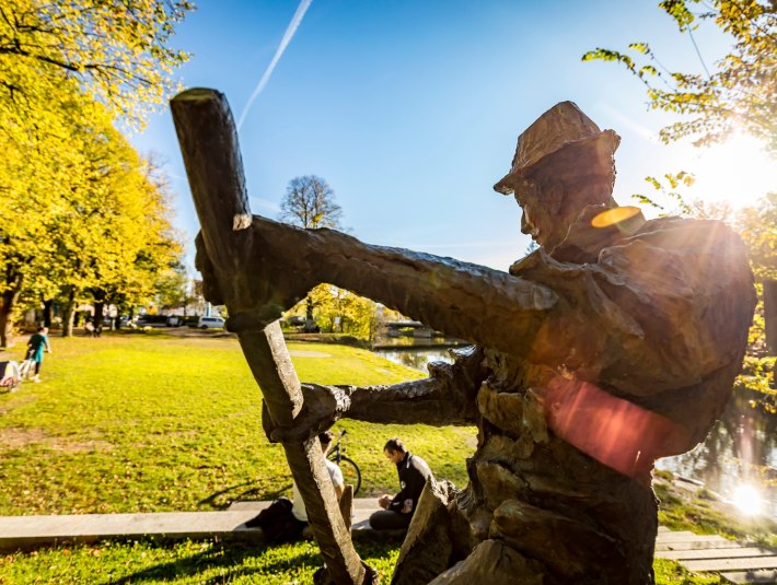 Fl&ouml;&szlig;erskulptur Wolfratshausen, &copy; Stadt Wolfratshausen