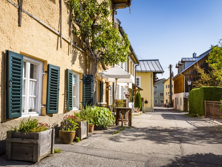 Die sch&ouml;nen alten H&auml;user der Innenstadt von Wolfratshausen. Hier ein Haus in zartem gelb. , &copy; Stadt Wolfratshausen Foto: Adrian Greiter