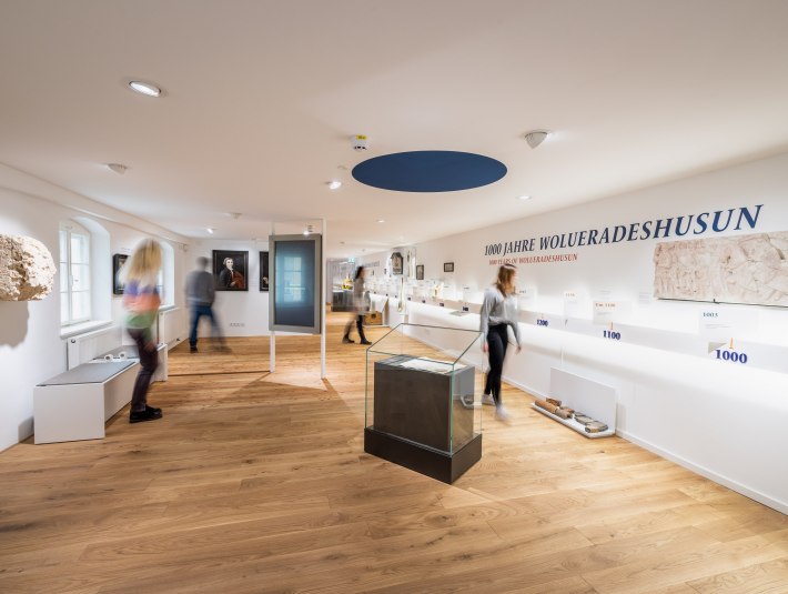 Der Zeitstrahl im Museum zeigt 1000 Jahre der Geschichte von Wolfratshausen, &copy; Stadt Wolfratshausen, Adrian Greiter
