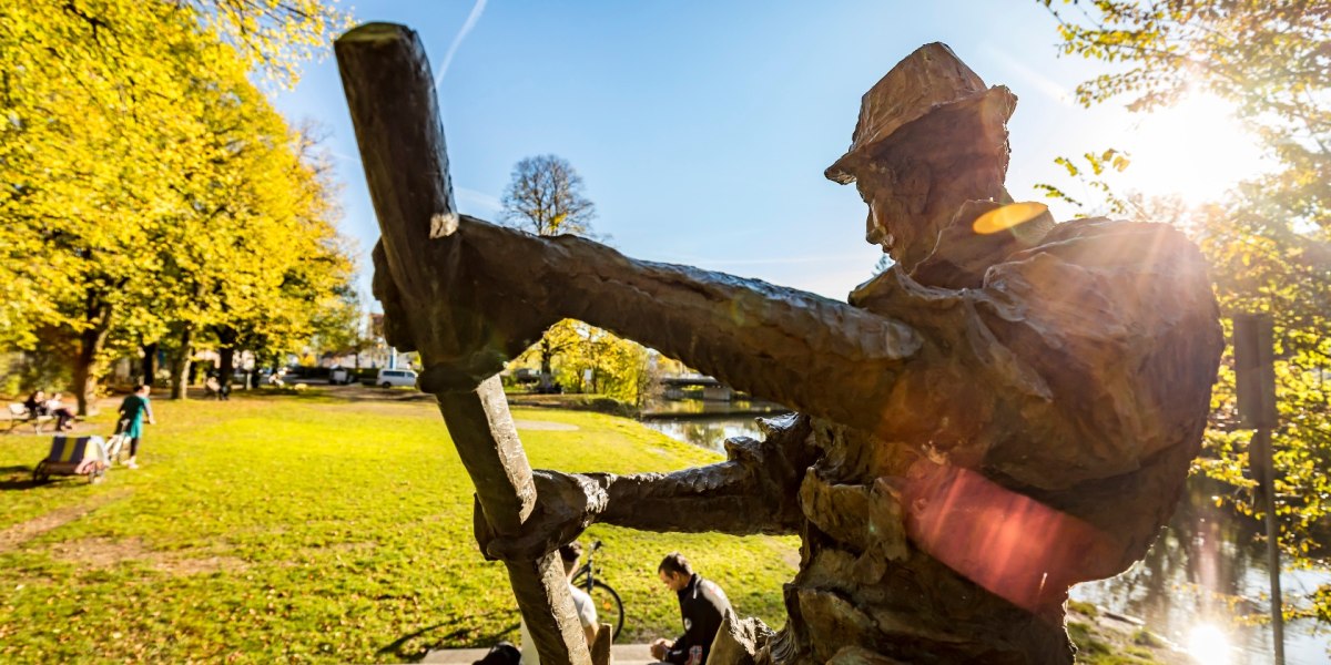 Fl&ouml;&szlig;erskulptur Wolfratshausen, &copy; Stadt Wolfratshausen